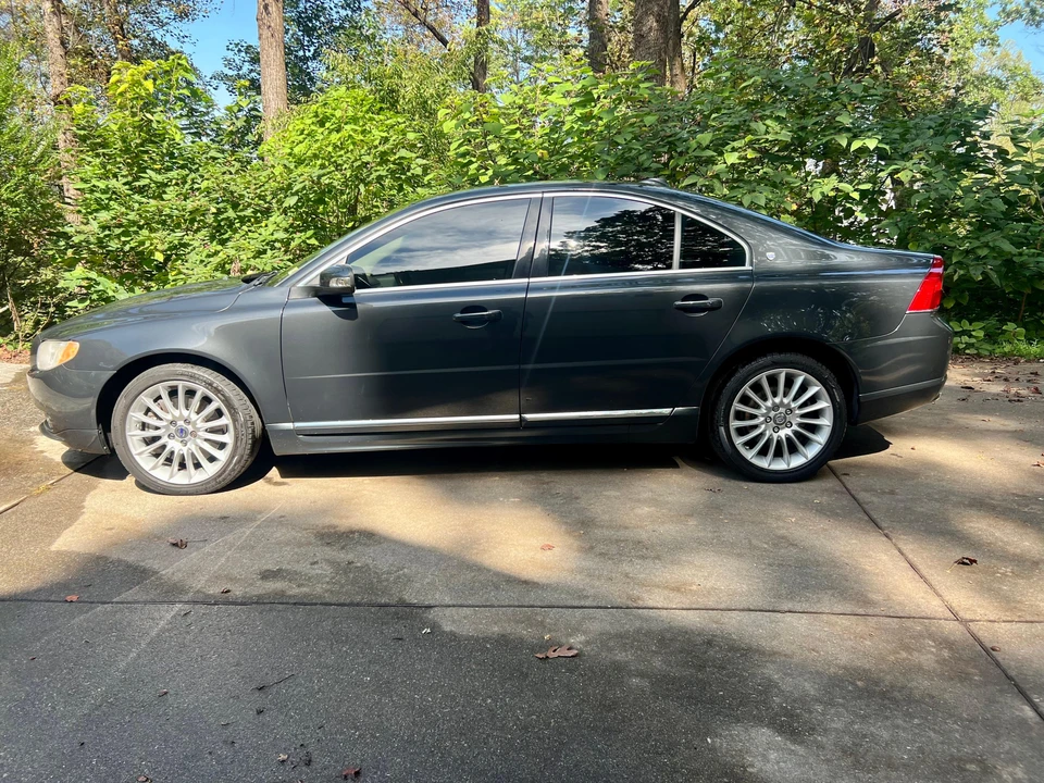 2010 Volvo S80 2nd Gen - Image 8 of 31