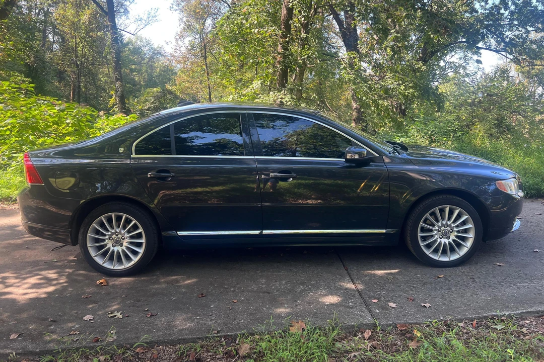 2010 Volvo S80 2nd Gen - Image 3 of 31