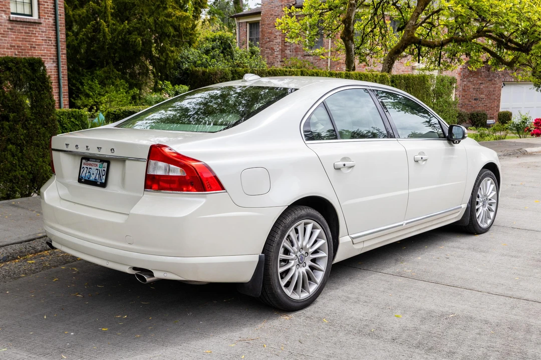 2010 Volvo S80 2nd Gen - Image 7 of 31