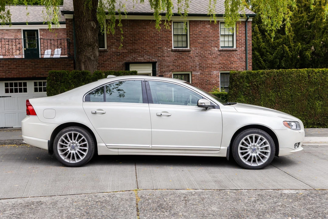 2010 Volvo S80 2nd Gen - Image 3 of 31