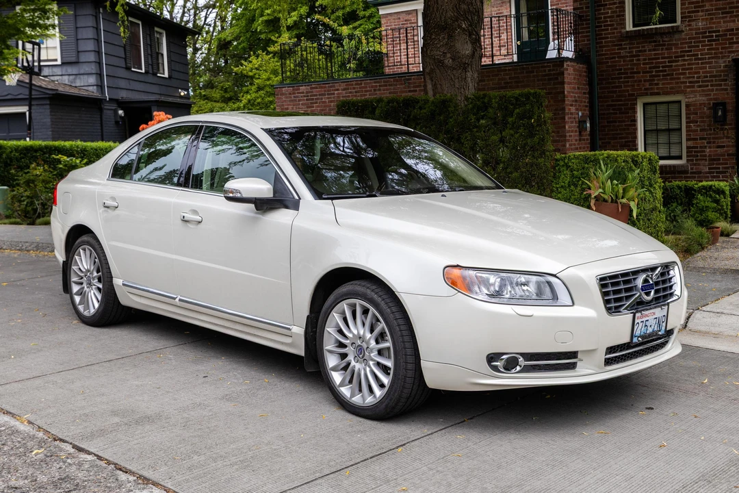 2010 Volvo S80 2nd Gen - Image 8 of 31