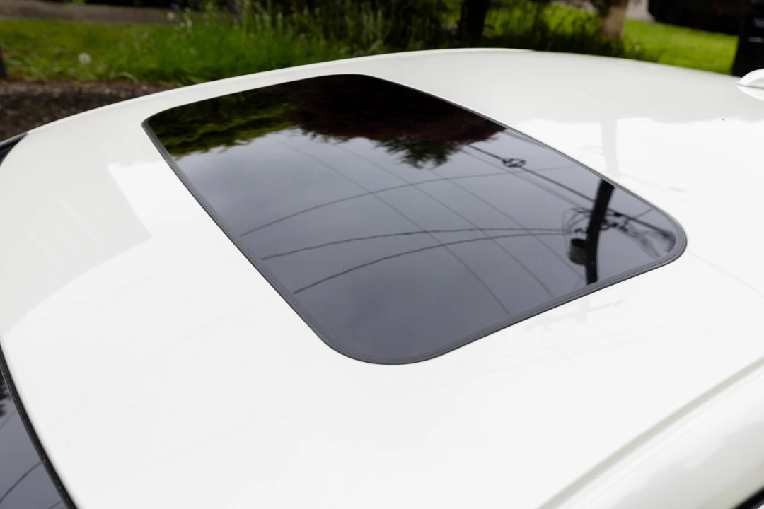 2010 Volvo S80 2nd Gen - Image 15 of 31