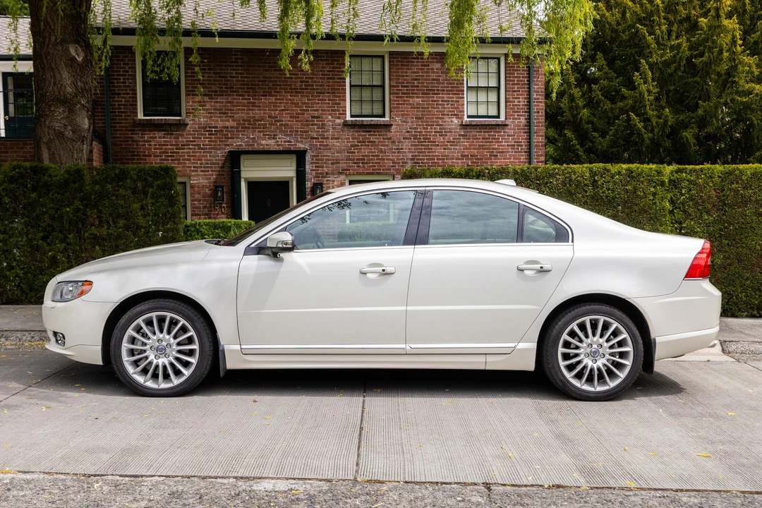 2010 Volvo S80 2nd Gen - Image 6 of 31