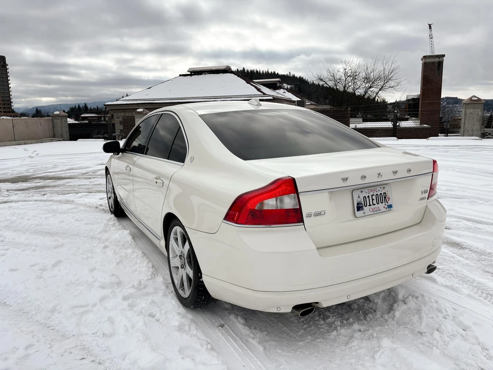 2010 Volvo S80 2nd Gen - Image 11 of 31