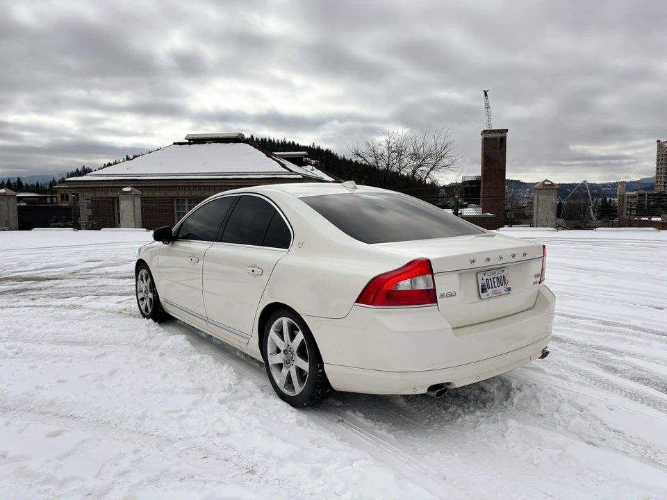 2010 Volvo S80 2nd Gen - Image 10 of 31