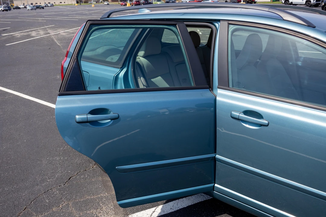 2010 Volvo V50 - Image 24 of 31