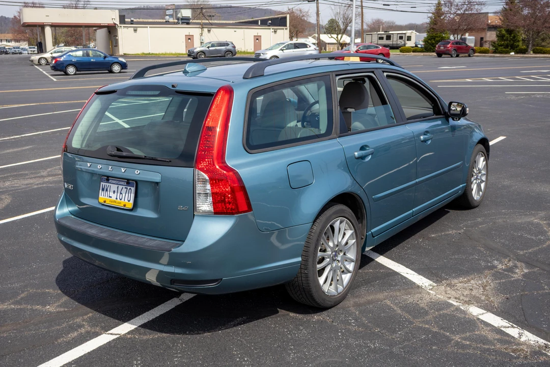 2010 Volvo V50 - Image 14 of 31
