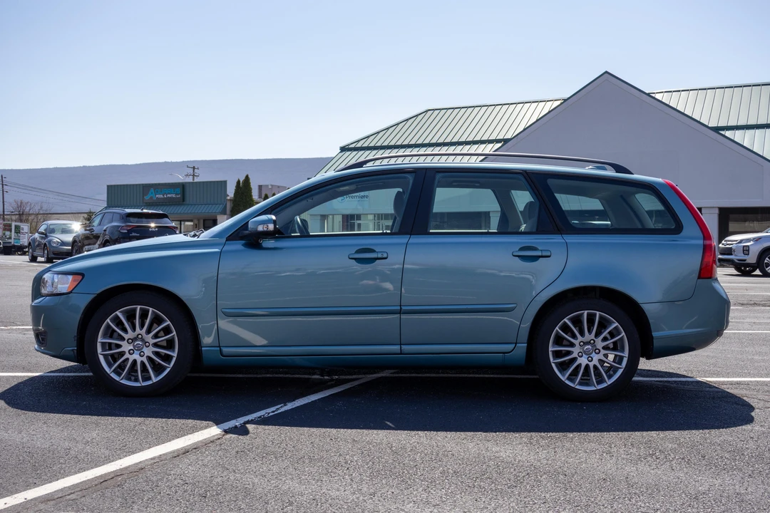 2010 Volvo V50 - Image 9 of 31