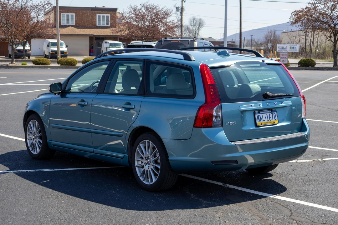 2010 Volvo V50 - Image 10 of 31