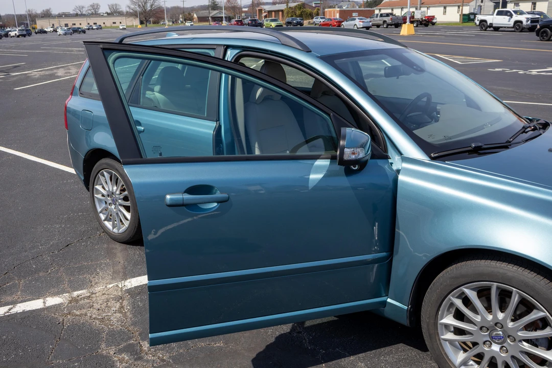 2010 Volvo V50 - Image 26 of 31