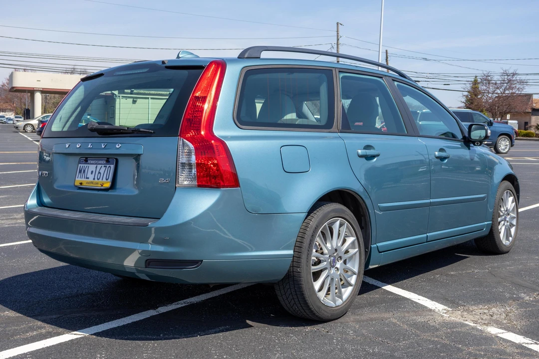2010 Volvo V50 - Image 4 of 31