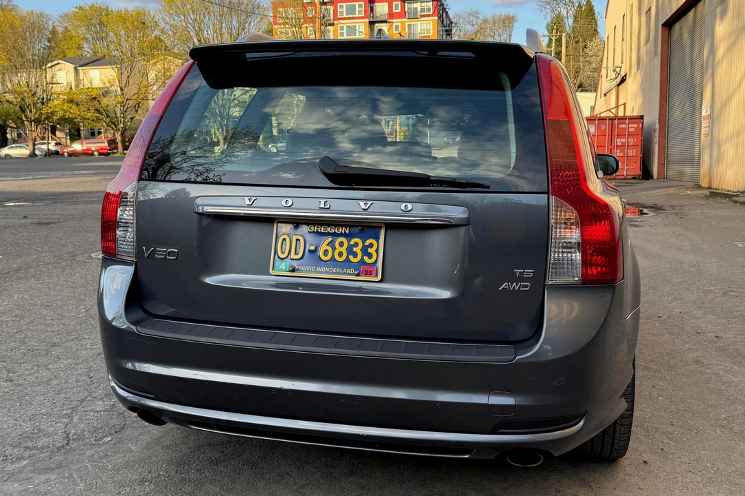 2010 Volvo V50 - Image 5 of 31