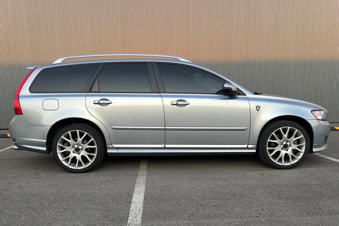 2010 Volvo V50 - Image 3 of 31