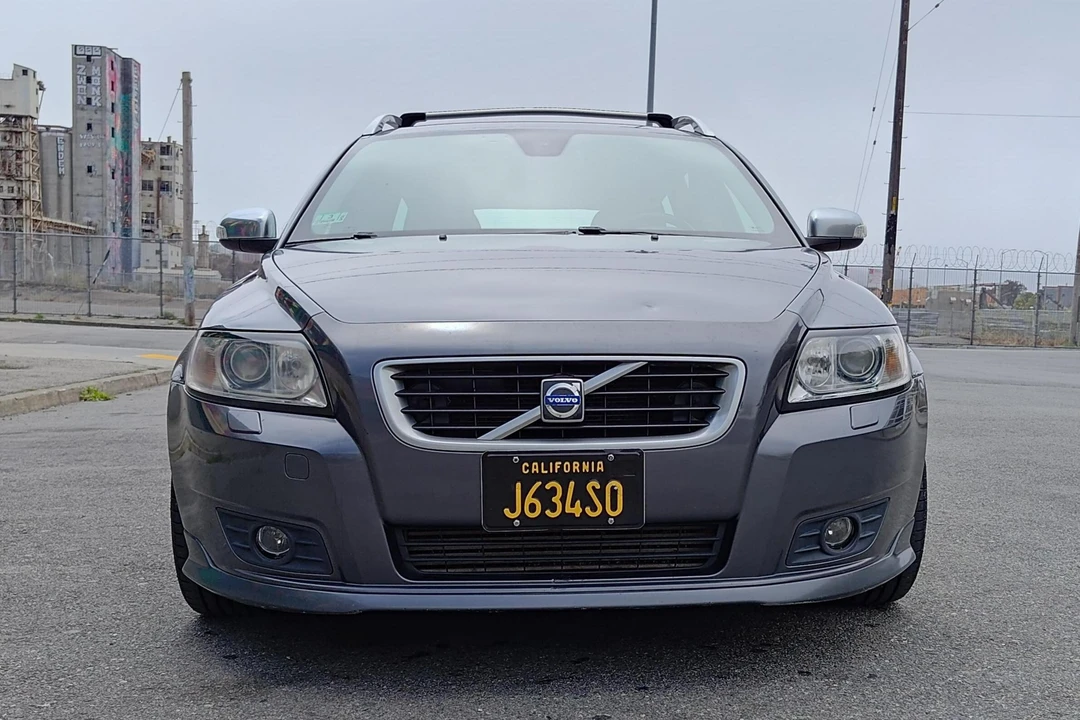 2010 Volvo V50 - Image 2 of 31