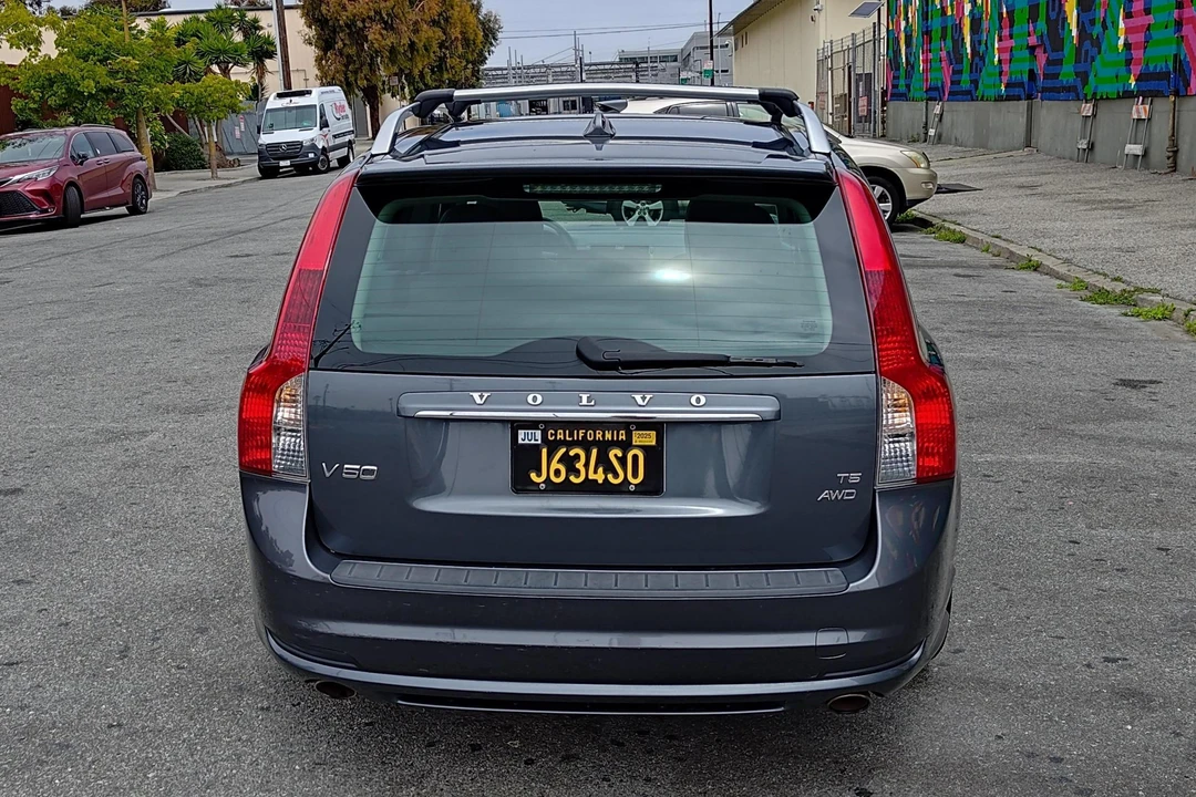 2010 Volvo V50 - Image 5 of 31