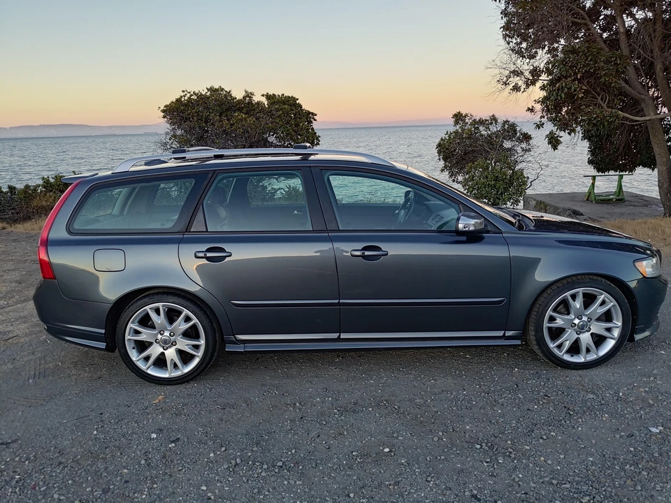 2010 Volvo V50 - Image 19 of 31