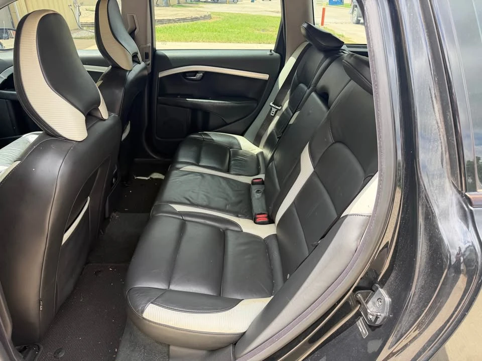 2010 Volvo V70 3rd Gen - Image 8 of 11