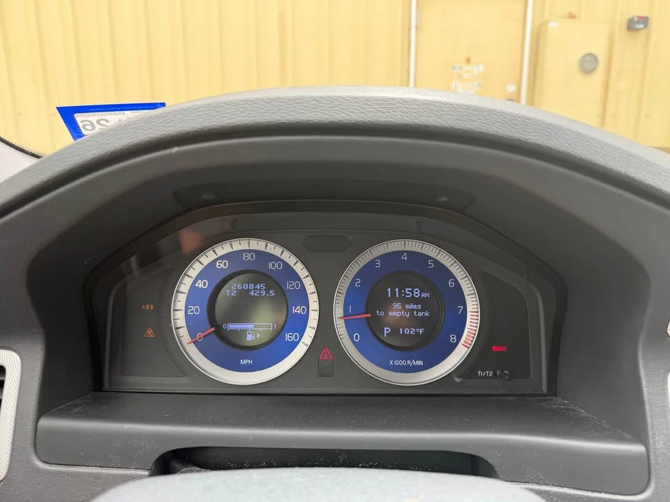 2010 Volvo V70 3rd Gen - Image 11 of 11
