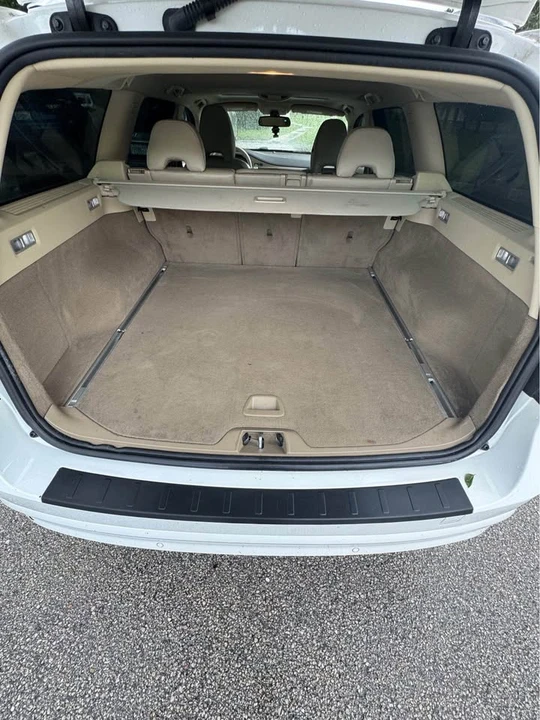 2010 Volvo V70 3rd Gen - Image 14 of 18