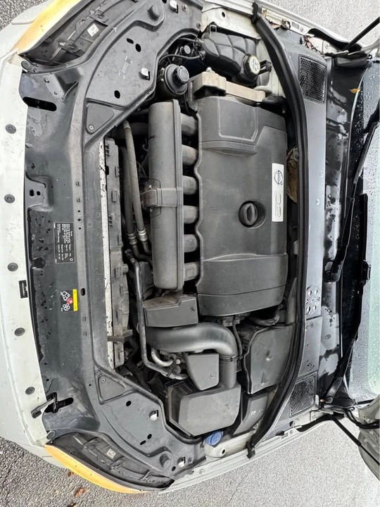 2010 Volvo V70 3rd Gen - Image 17 of 18