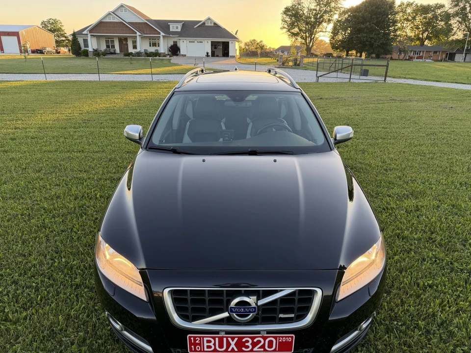 2010 Volvo V70 3rd Gen - Image 5 of 17