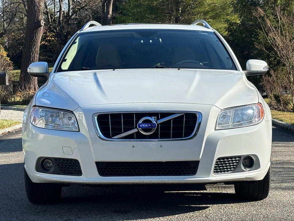 2010 Volvo V70 3rd Gen - Image 20 of 24
