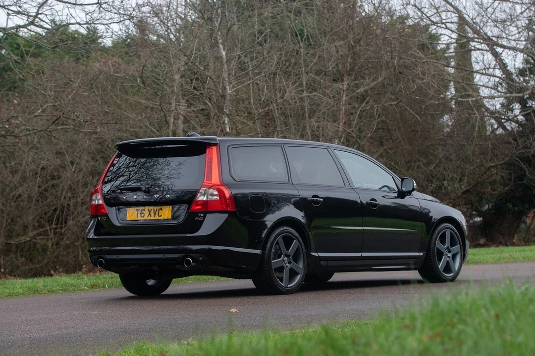 2025 Volvo V70 3rd Gen - Image 5 of 30