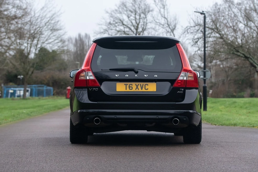 2025 Volvo V70 3rd Gen - Image 8 of 30