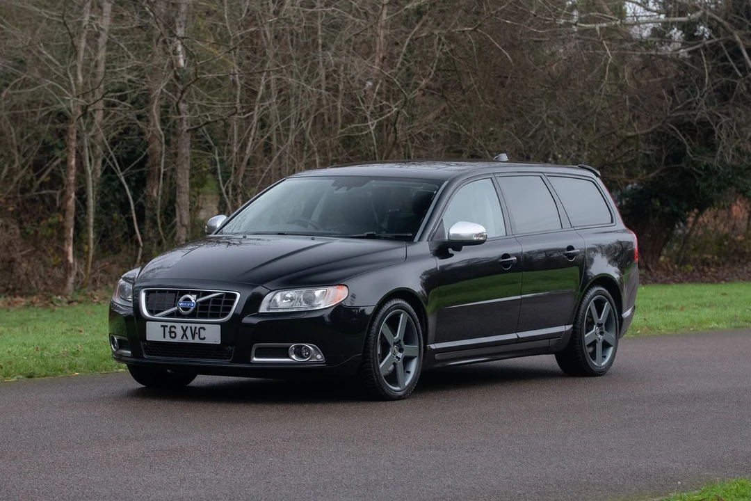 2025 Volvo V70 3rd Gen - Image 4 of 30