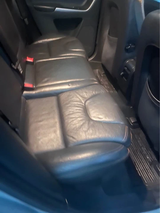 2010 Volvo XC60 1st Gen - Image 8 of 10