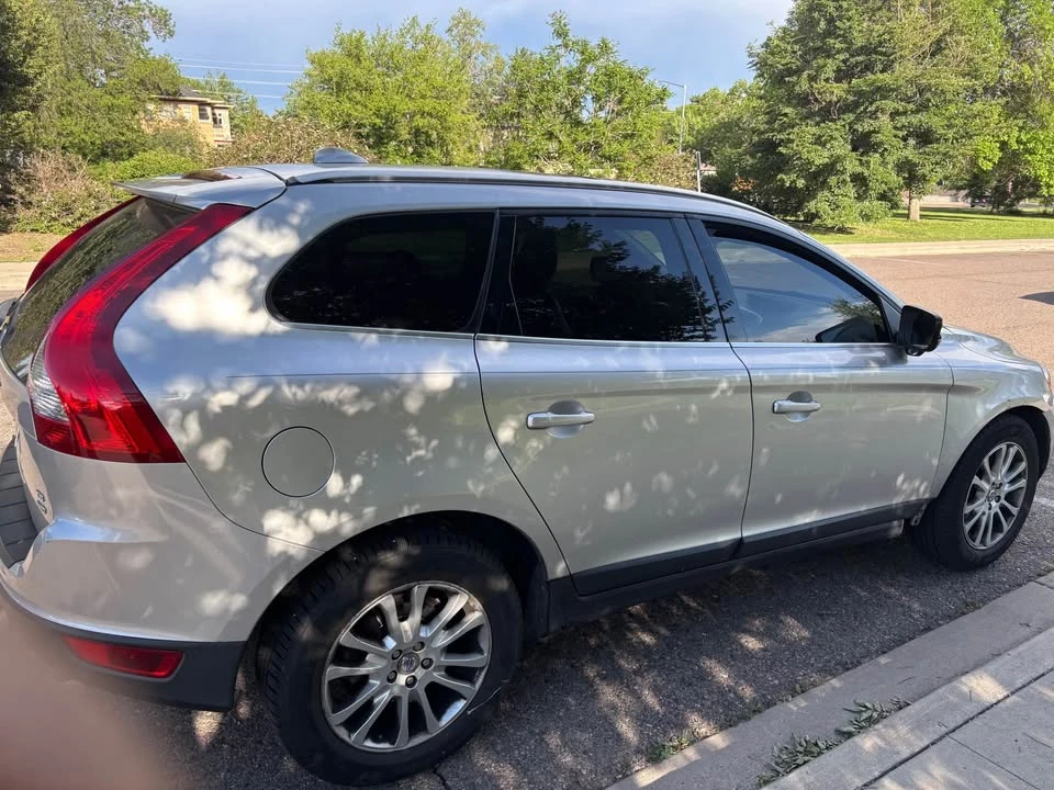 2010 Volvo XC60 1st Gen - Image 2 of 10