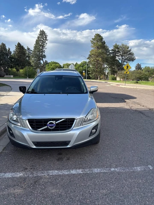 2010 Volvo XC60 1st Gen - Image 5 of 10