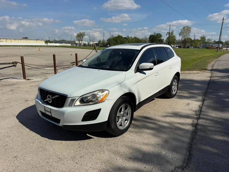 2010 Volvo XC60 1st Gen - Image 2 of 7