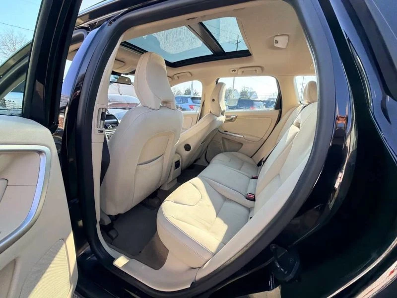 2010 Volvo XC60 1st Gen - Image 11 of 12