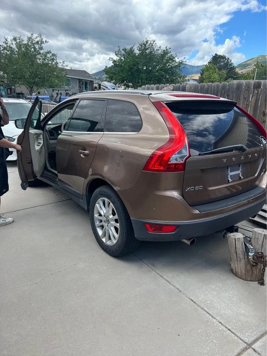 2010 Volvo XC60 1st Gen - Image 2 of 15