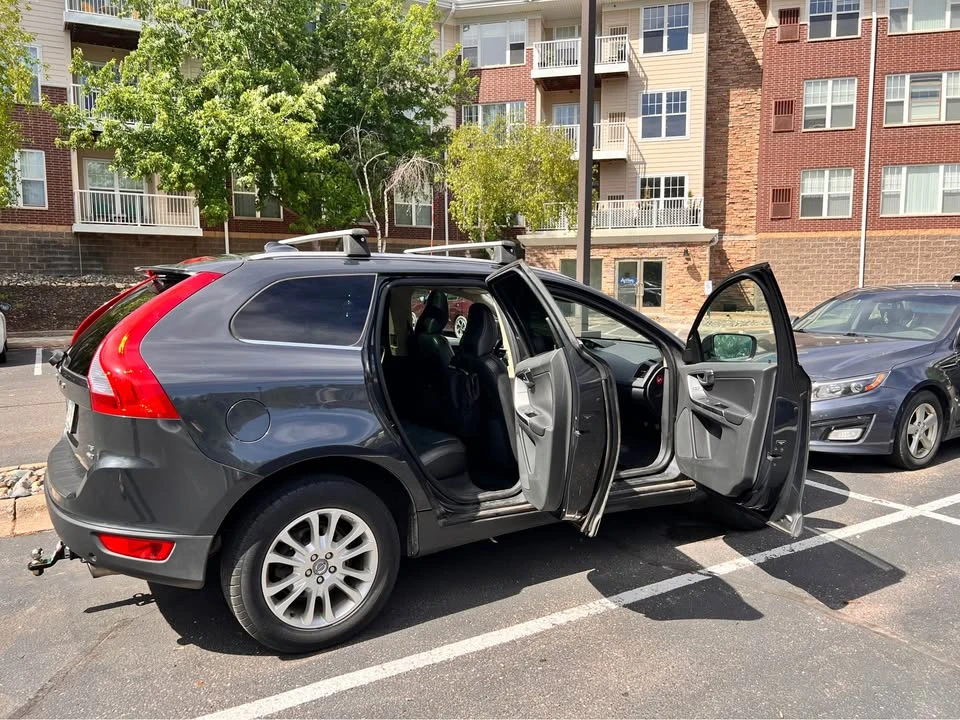 2010 Volvo XC60 1st Gen - Image 2 of 10