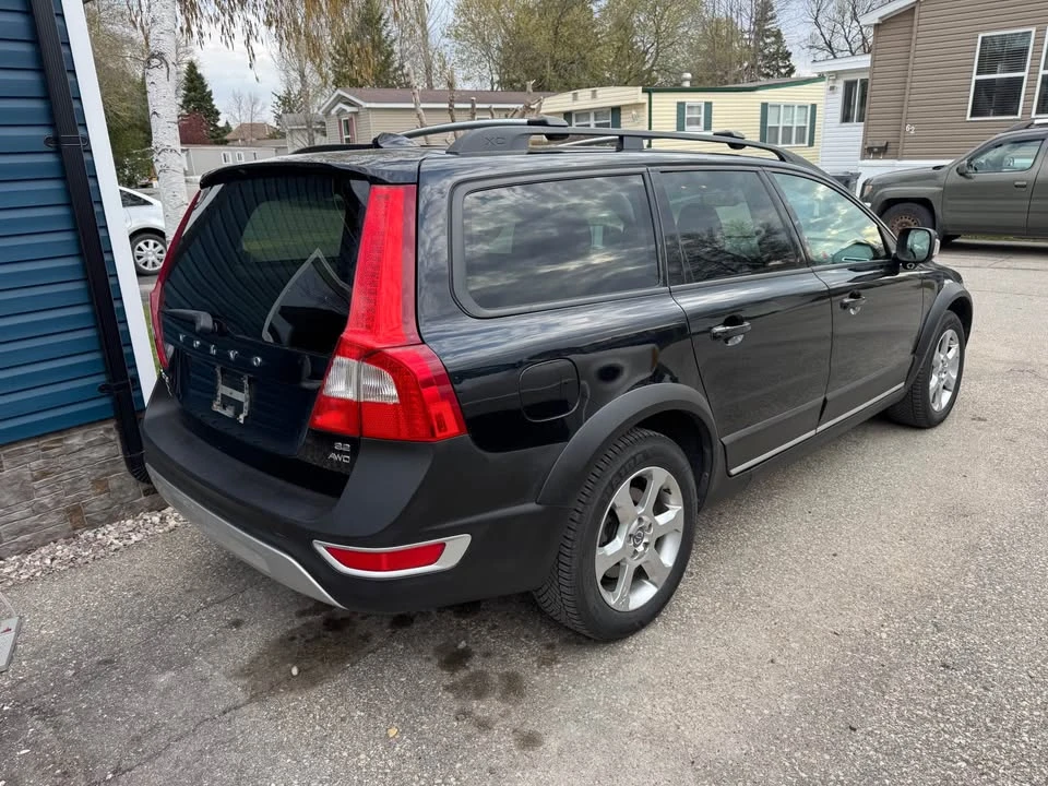 2010 Volvo XC70 3rd Gen - Image 6 of 8