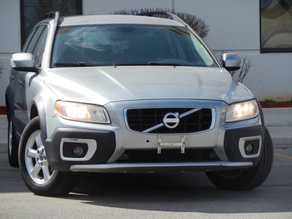 2010 Volvo XC70 3rd Gen - Image 4 of 12