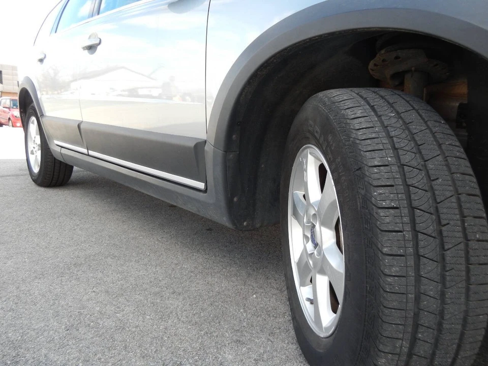 2010 Volvo XC70 3rd Gen - Image 17 of 21