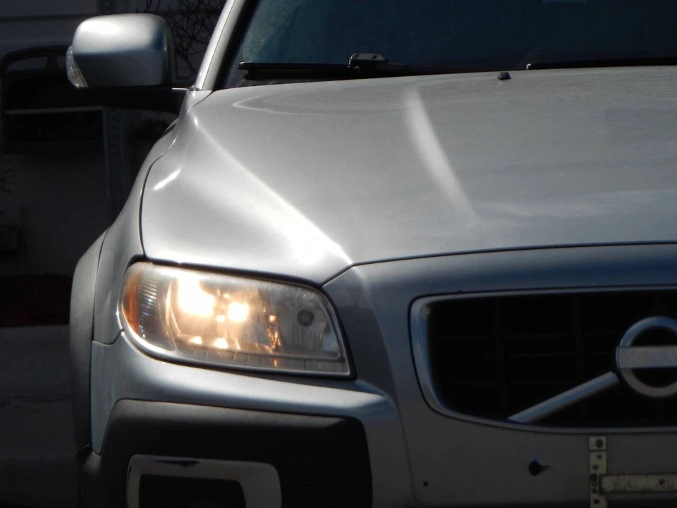 2010 Volvo XC70 3rd Gen - Image 7 of 12