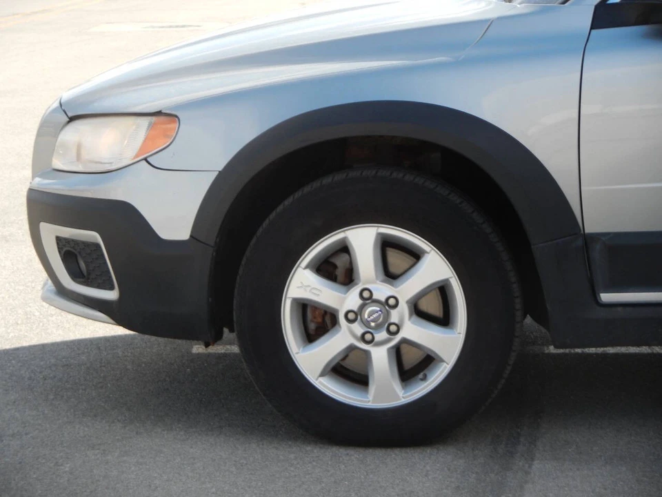 2010 Volvo XC70 3rd Gen - Image 10 of 12