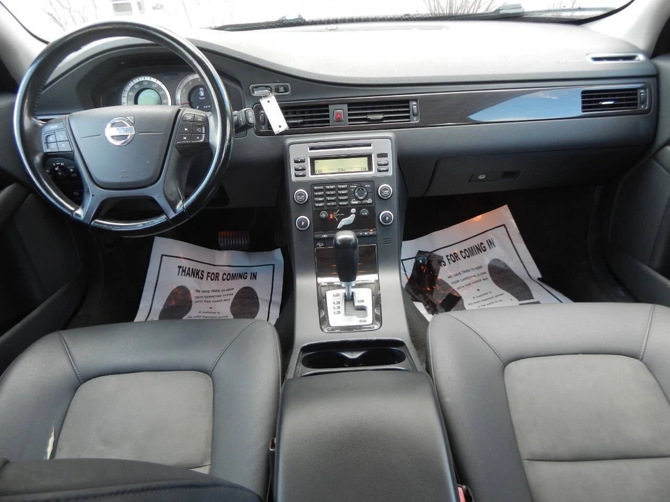 2010 Volvo XC70 3rd Gen - Image 2 of 12