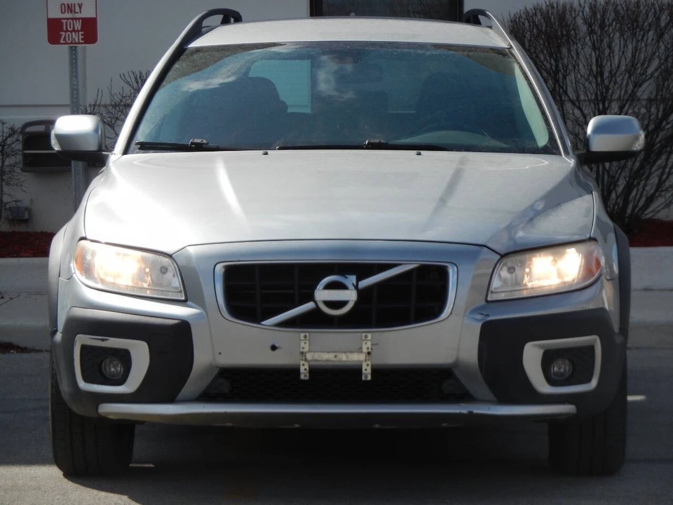 2010 Volvo XC70 3rd Gen - Image 6 of 12
