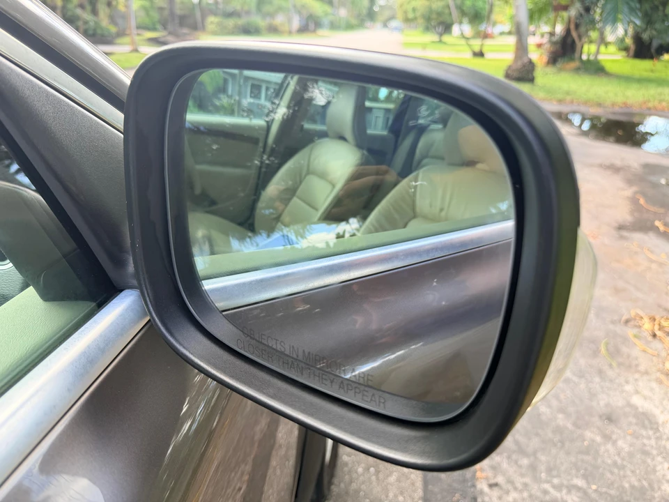 2010 Volvo XC70 3rd Gen - Image 22 of 31
