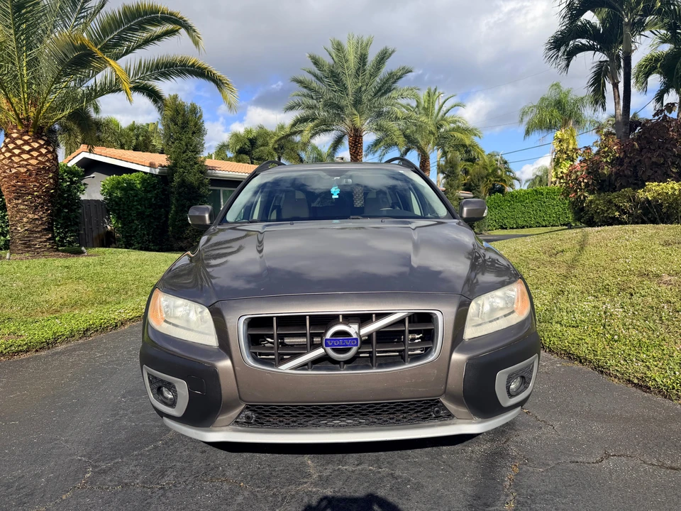 2010 Volvo XC70 3rd Gen - Image 6 of 31