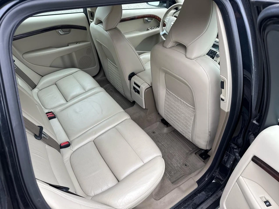 2010 Volvo XC70 3rd Gen - Image 13 of 21