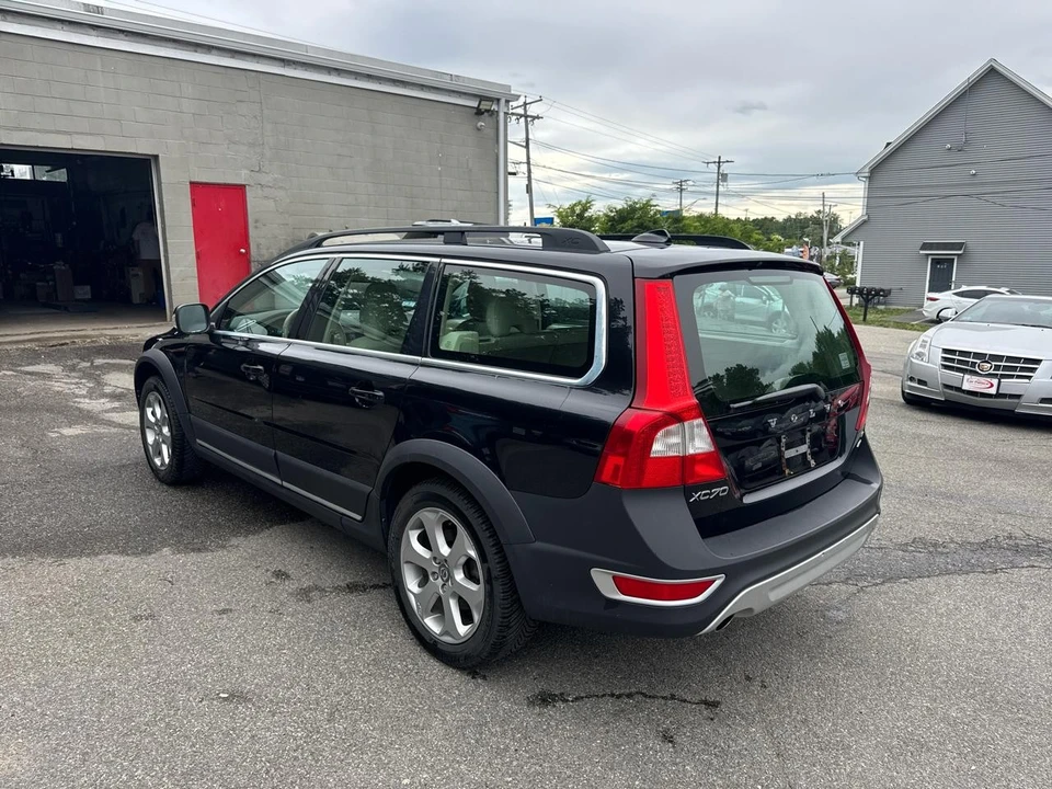 2010 Volvo XC70 3rd Gen - Image 5 of 21