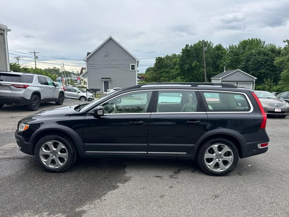 2010 Volvo XC70 3rd Gen - Image 4 of 21