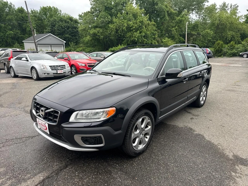 2010 Volvo XC70 3rd Gen - Image 3 of 21