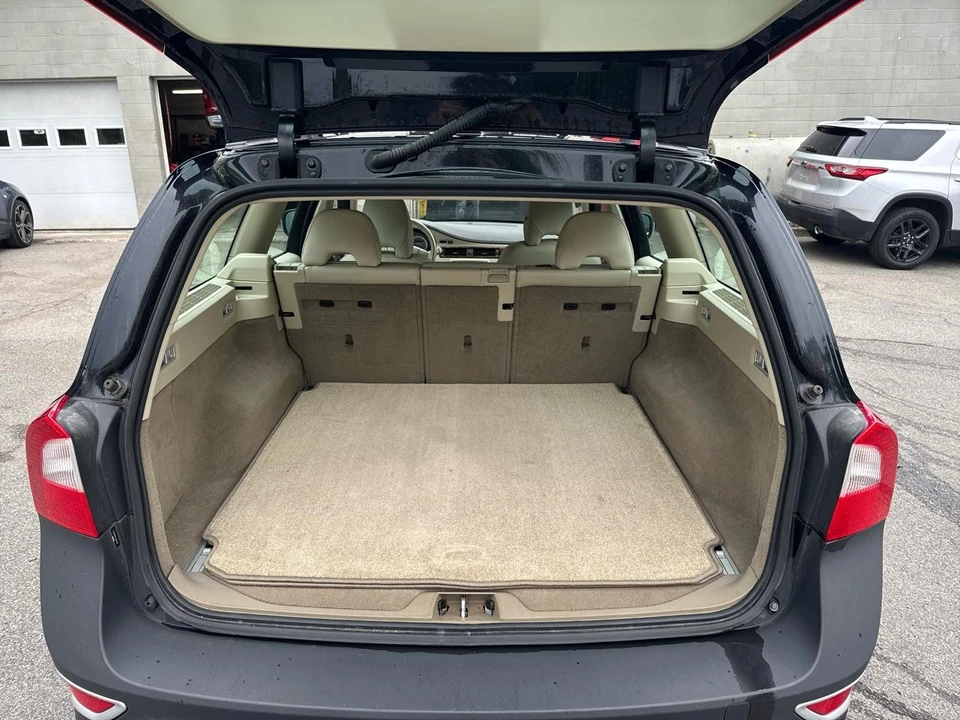 2010 Volvo XC70 3rd Gen - Image 12 of 21